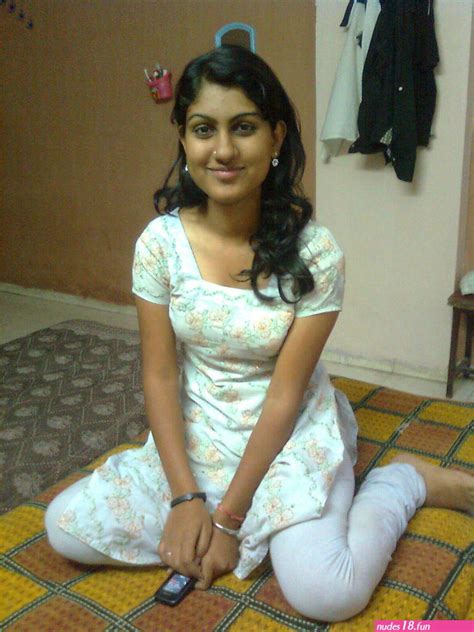 desi naked pic|Desi girl nude pics